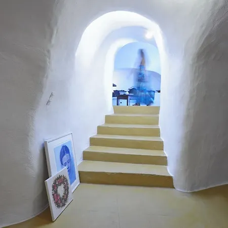 Kristy Cave House Villa