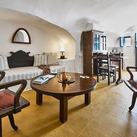 Kristy Cave House Villa